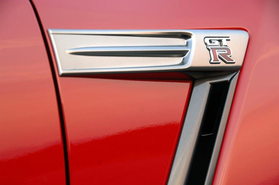  Nissan GT-R 2007 года  (фото 228 из 480)